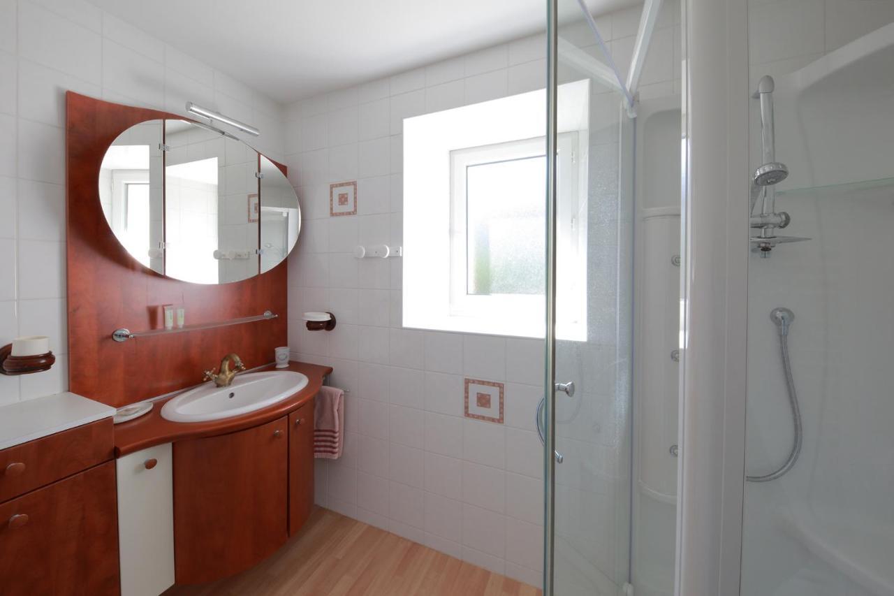 Gite La Loge Des Fees Latillé Exteriér fotografie