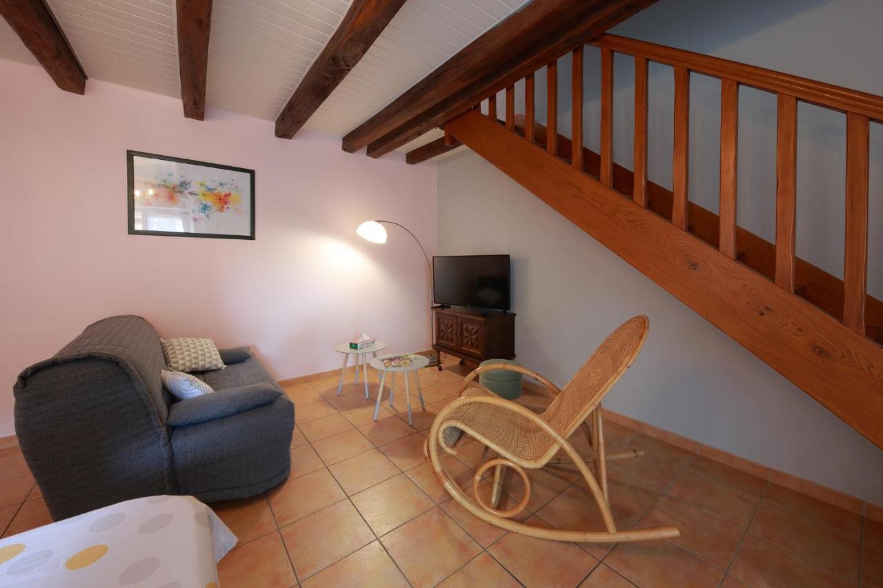 Gite La Loge Des Fees Latillé Exteriér fotografie